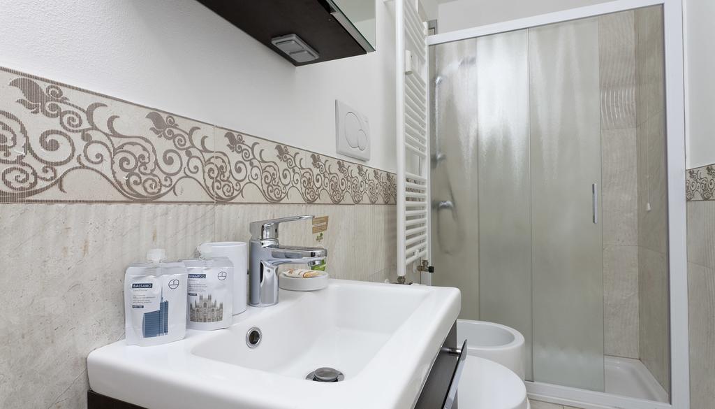 Apartamento Italianway-Reggimento Savoia Milán Exterior foto